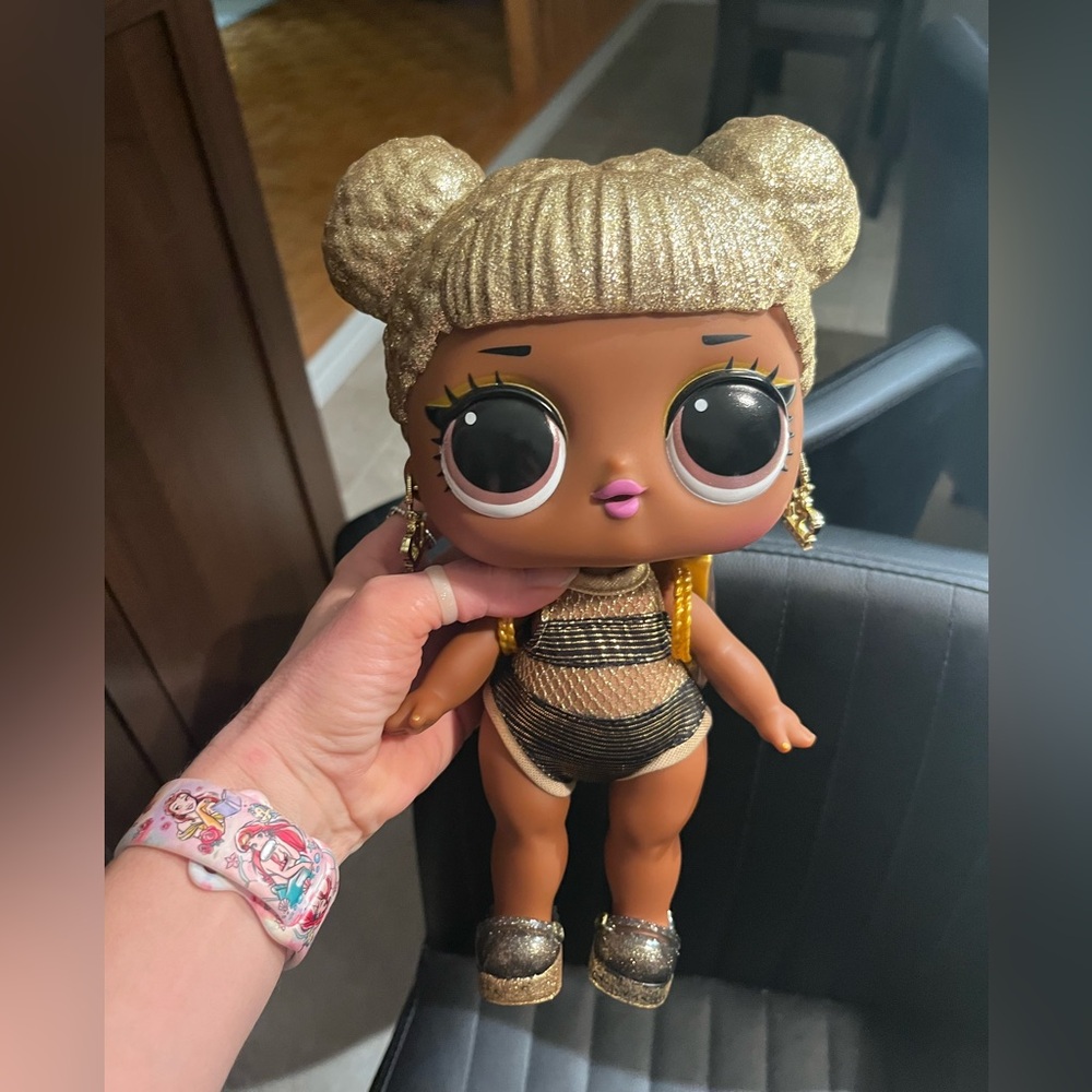 L.O.L surprise Gold and Black Doll with Glitter Outfit Queen B
